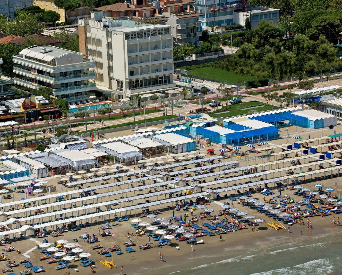 Residence Riccione Beach Apartments エクステリア 写真
